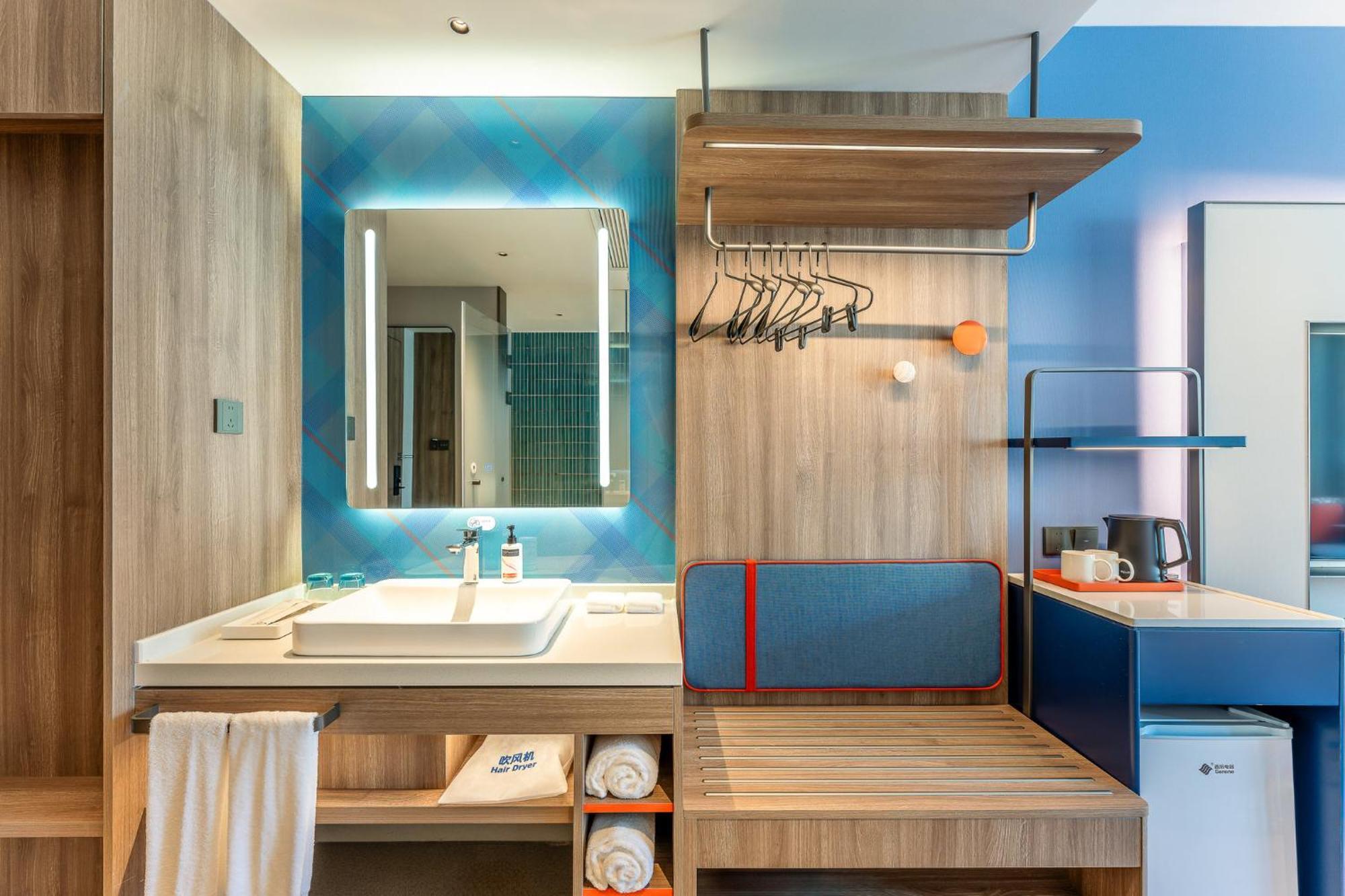 Holiday Inn Express Taizhou City Center By Ihg Taizhou (Jiangsu) Exterior foto